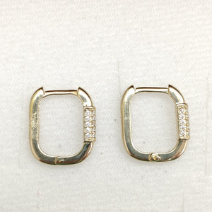ARETES HUGGIES OVALADA C CIRCONIAS 14K 2.4 GR (NUEVO)