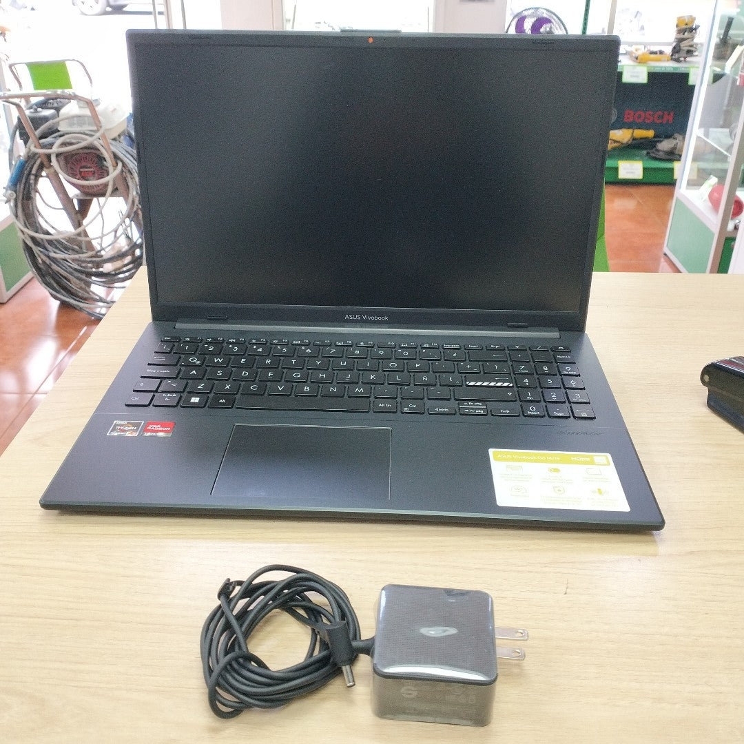 LAPTOP ASUS VIVOBOOK GO 15 E1504FA-NJ601W (2025) 512 GB SSD 8 GB RAM (SEMINUEVO)