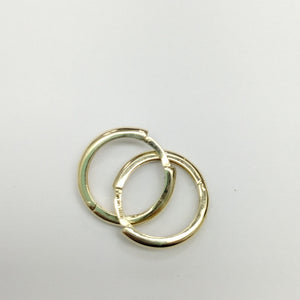 ARETES HUGGIES LISAS 14K 1.6 GR (NUEVO)