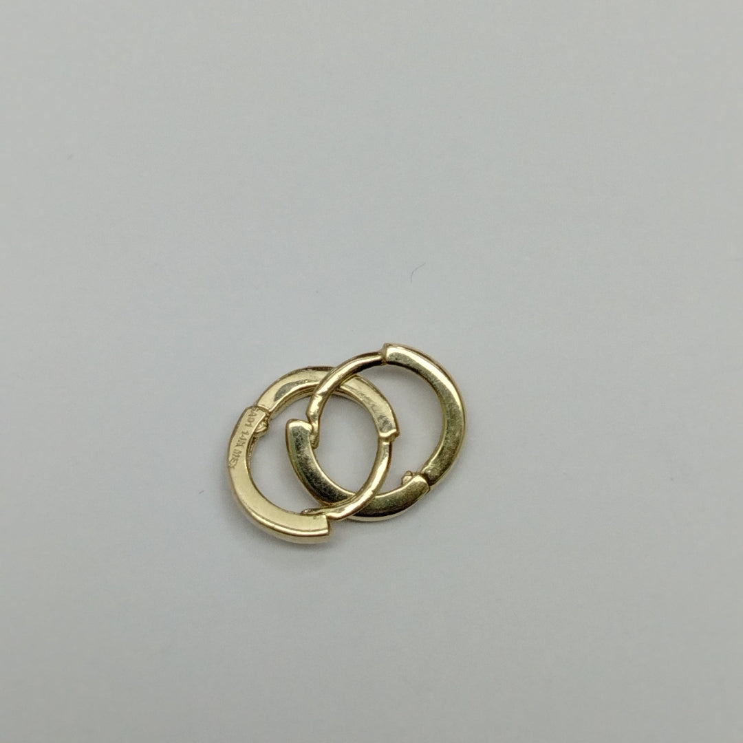 ARETES HUGGIE 14K 1.4 GR (NUEVO)