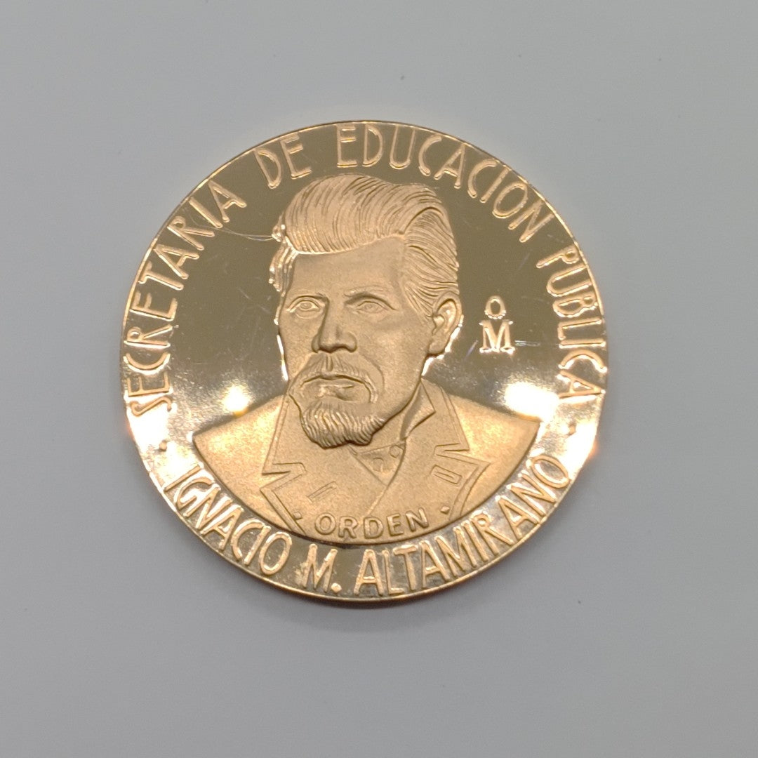 MEDALLA CONMEMORATIVA ORO 21 K 42 GRMS (SEMINUEVO)
