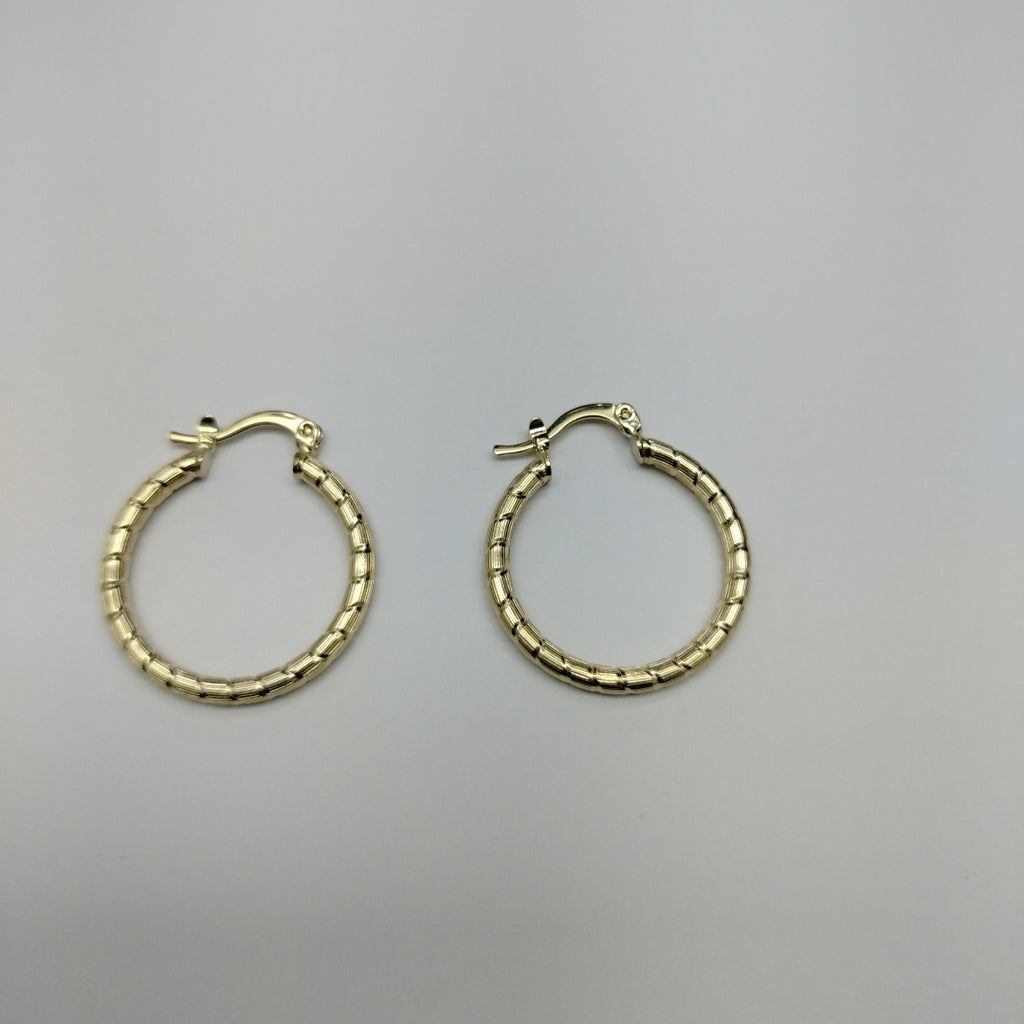 ARETES ARRACADAS LABRADAS 14K 3.3 GR (NUEVO)