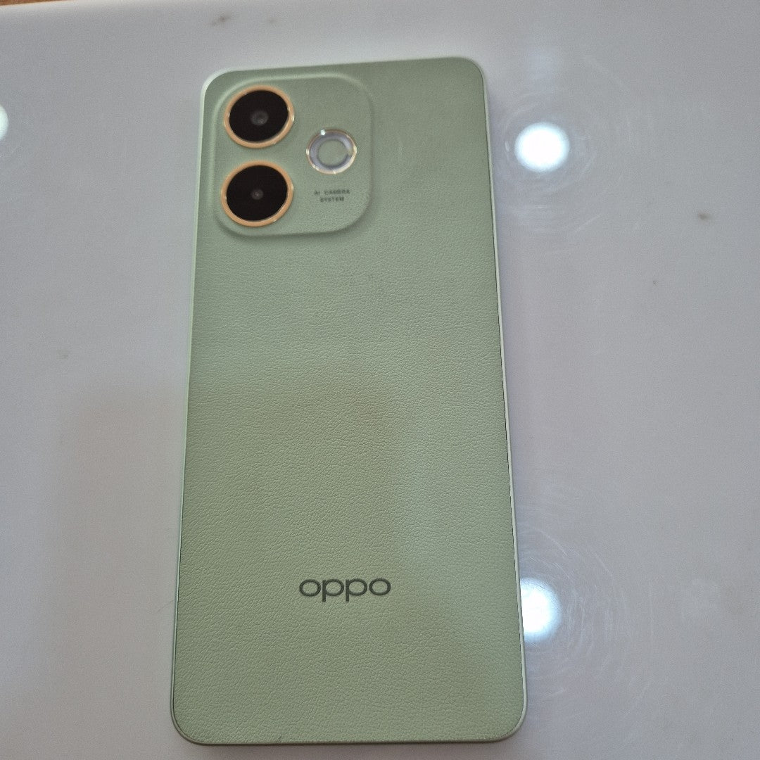 CELULAR OPPO A5 PRO CPH2711 (2025) 256 GB 8 GB RAM (SEMINUEVO)