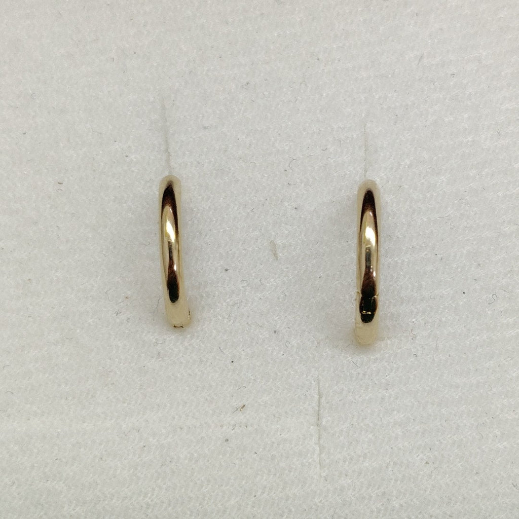 ARETES HUGGIES LISAS 14K 1.6 GR (NUEVO)