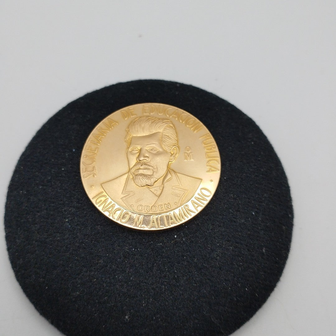 MEDALLA CONMEMORATIVA ORO 21 K 41.9 GRMS (SEMINUEVO)