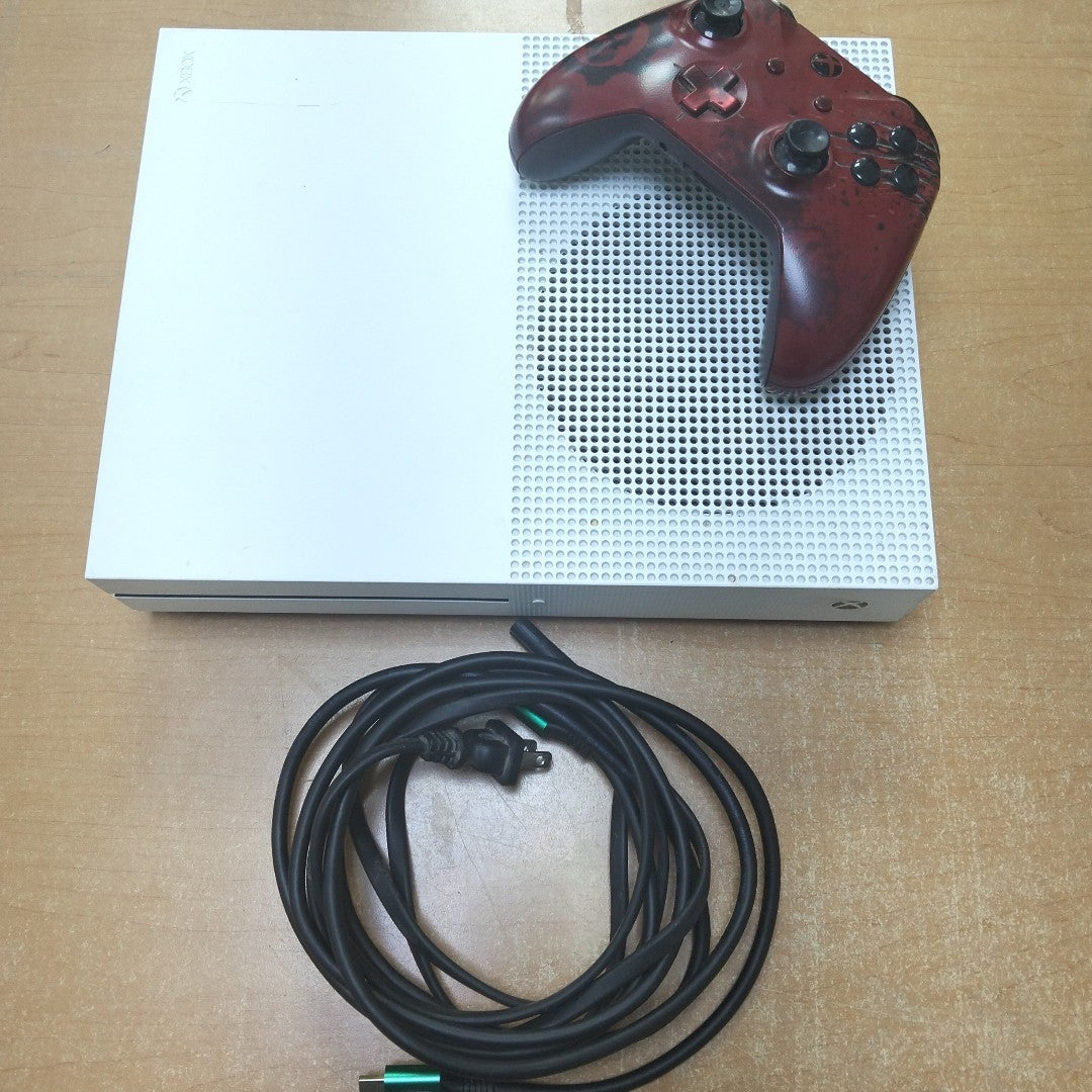 CONSOLA DE VIDEOJUEGO MICROSOFT XBOX ONE S 1 TB (SEMINUEVO)
