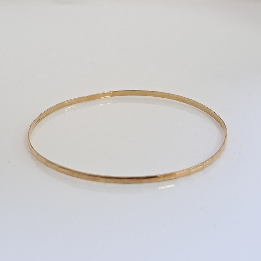 PULSERA RIGIDA ORO 10 K 3.8 GRMS (SEMINUEVO)