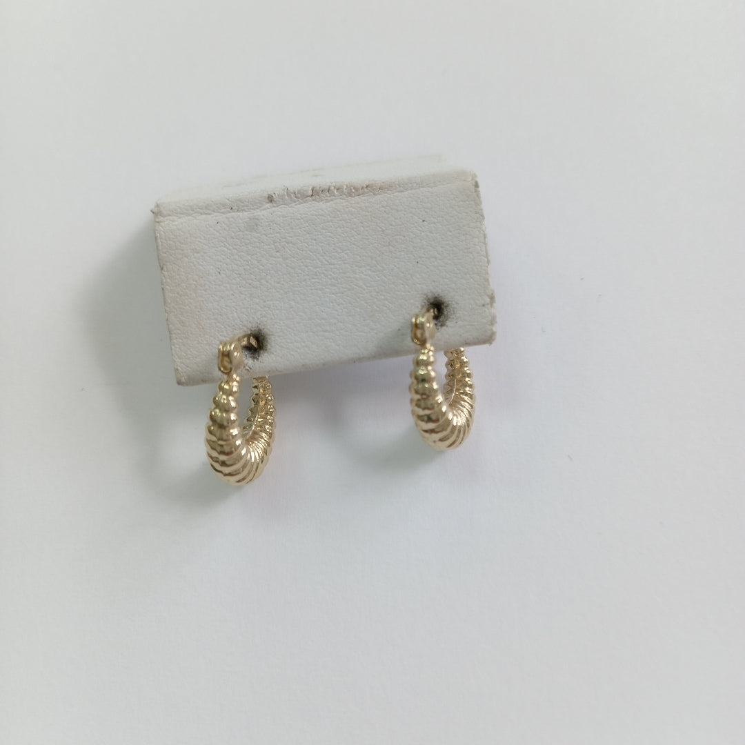 ARETES ARRACADA ESTRIADAS 14K 1.1 GR (NUEVO)