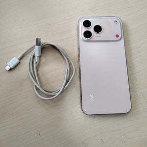 CELULAR NUBIA V80 PRO Z2576 (2025) 256 GB 8 GB RAM (SEMINUEVO)