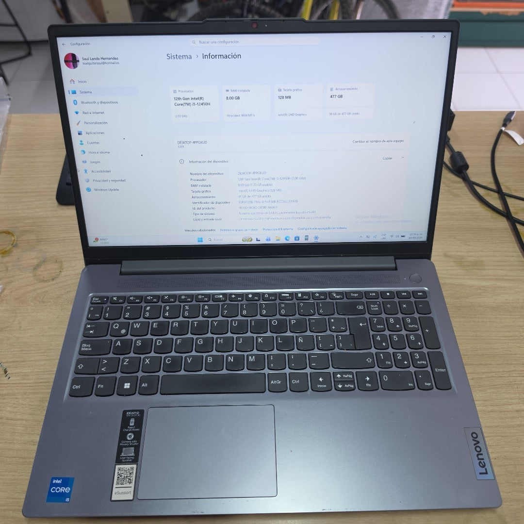 LAPTOP LENOVO IDEAPAD SLIM 3 15IAH8 (2024) 512 GB SSD 8 GB RAM (SEMINUEVO)