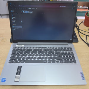 LAPTOP LENOVO IDEAPAD 1 15IGL7 (2024) 256 GB SSD 8 GB RAM (SEMINUEVO)