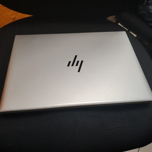 LAPTOP HP ZBOOK FIREFLY 14 G11 (2024) 512 GB SSD 16 GB RAM (SEMINUEVO)