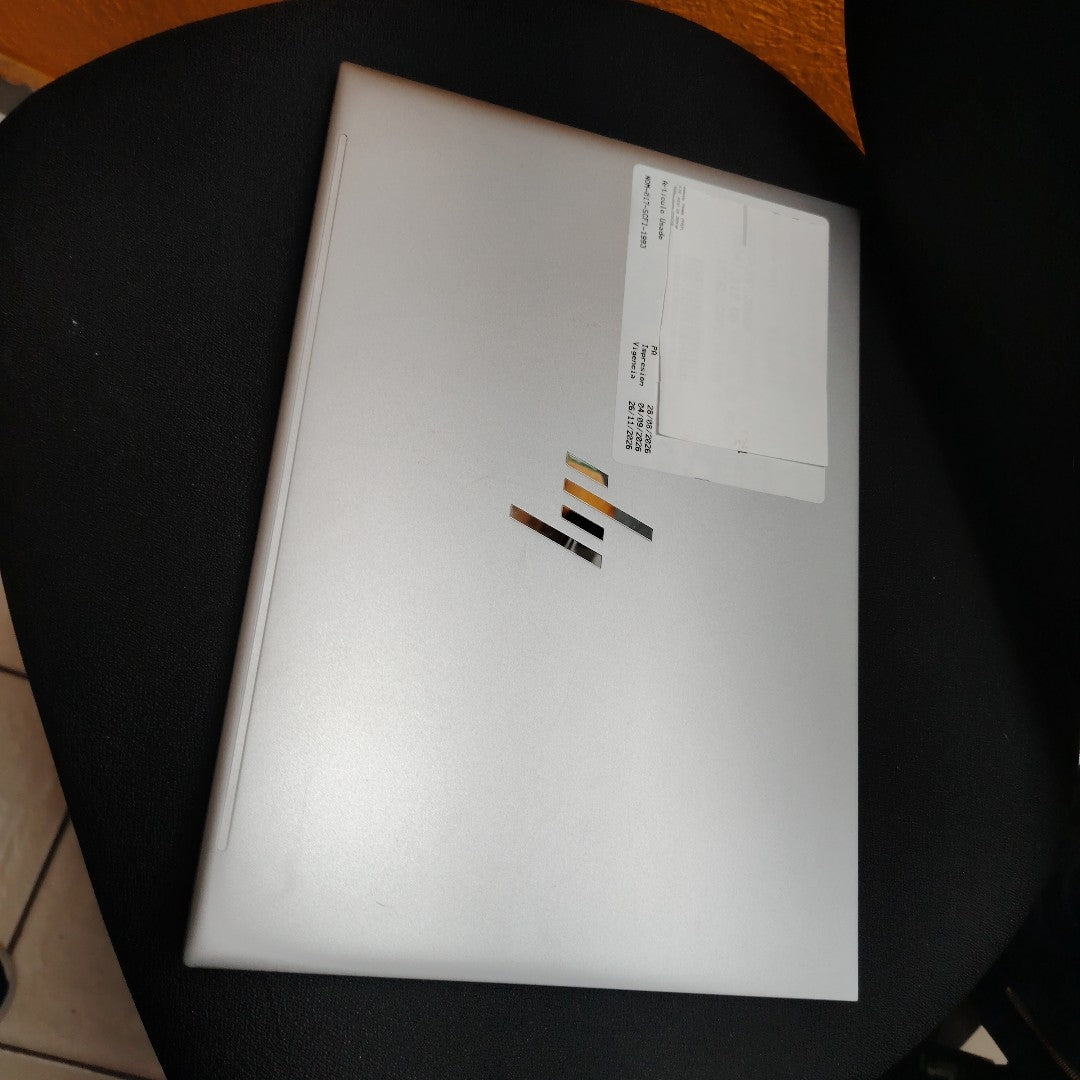LAPTOP HP ZBOOK FIREFLY 14 G11 (2024) 512 GB SSD 16 GB RAM (SEMINUEVO)