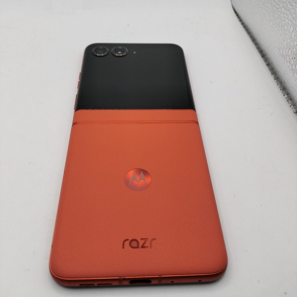 CELULAR MOTOROLA RAZR 50 5G XT2453-1 512 GB 12 GB RAM (SEMINUEVO)