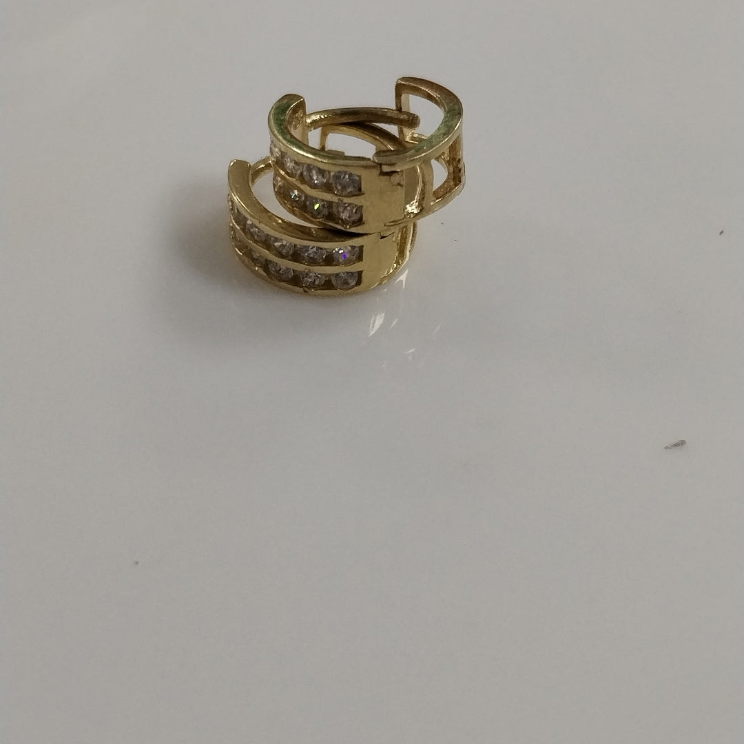 ARETES HUGGIES C CIRCONIAS 14K 1.7 GR (NUEVO)