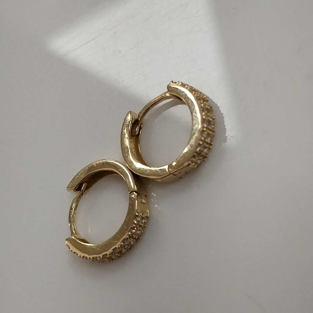 ARETES HUGGIES C CIRCONIA 14K 1.8 GR (NUEVO)