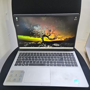 LAPTOP DELL INSPIRON 15 3520 (2023) 256 GB SSD 8 GB RAM (SEMINUEVO)