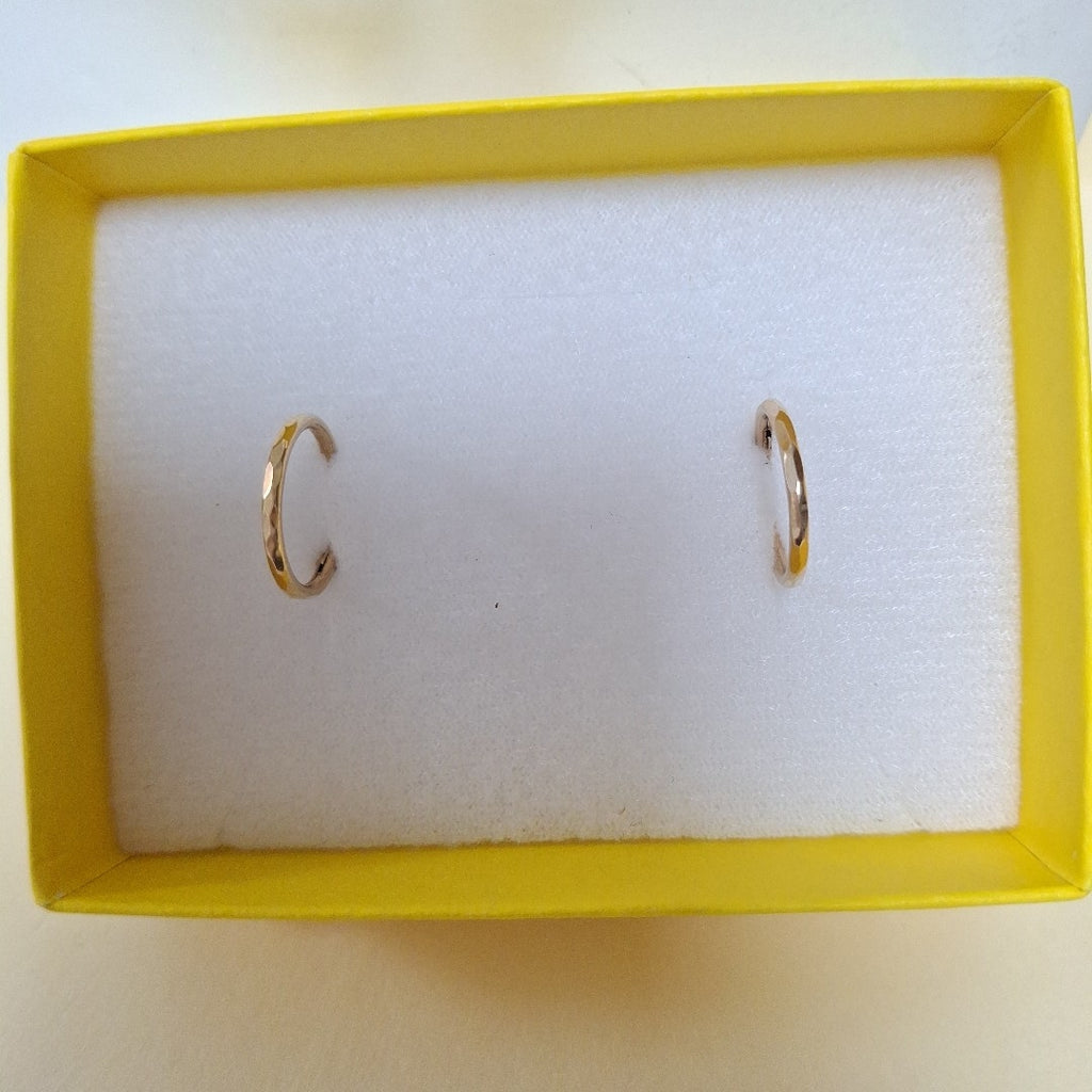 ARRACADAS PAR ORO 10 K 0.7 GRMS (SEMINUEVO)