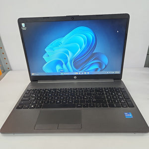 LAPTOP HP 250 G8 (2023) 512 GB SSD 8 GB RAM (SEMINUEVO)