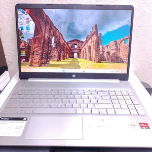 LAPTOP HP 15-EF1501LA (2023) 256 GB SSD 8 GB RAM (SEMINUEVO)