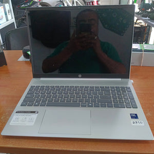 LAPTOP HP OMNIBOOK 5 16-AF1050LA (2025) 1 TB SSD 16 GB RAM (SEMINUEVO)