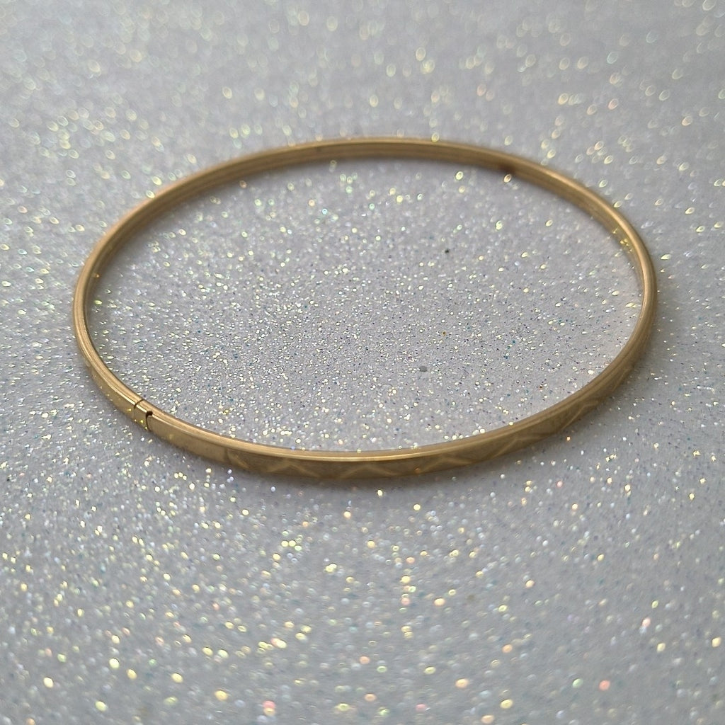 PULSERA RIGIDA ORO 10 K 4.2 GRMS (SEMINUEVO)