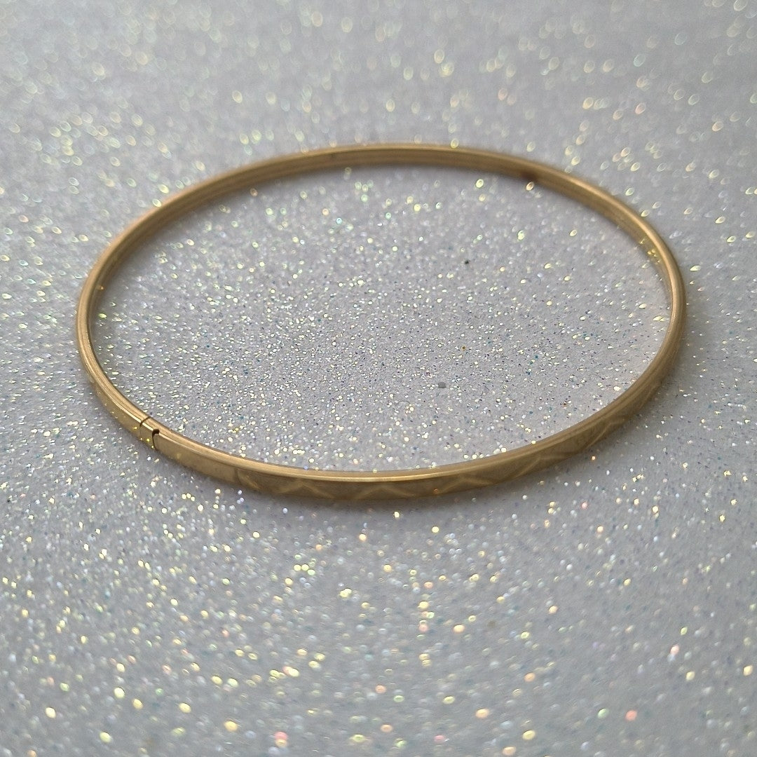 PULSERA RIGIDA ORO 10 K 4.2 GRMS (SEMINUEVO)