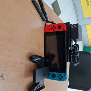 CONSOLA DE VIDEOJUEGO NINTENDO SWITCH 1.1 32 GB (SEMINUEVO)