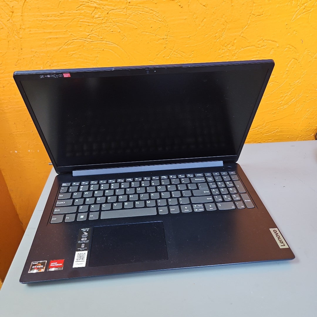 LAPTOP LENOVO IDEAPAD 1 15AMN7 (2024) 256 GB SSD 8 GB RAM (SEMINUEVO)