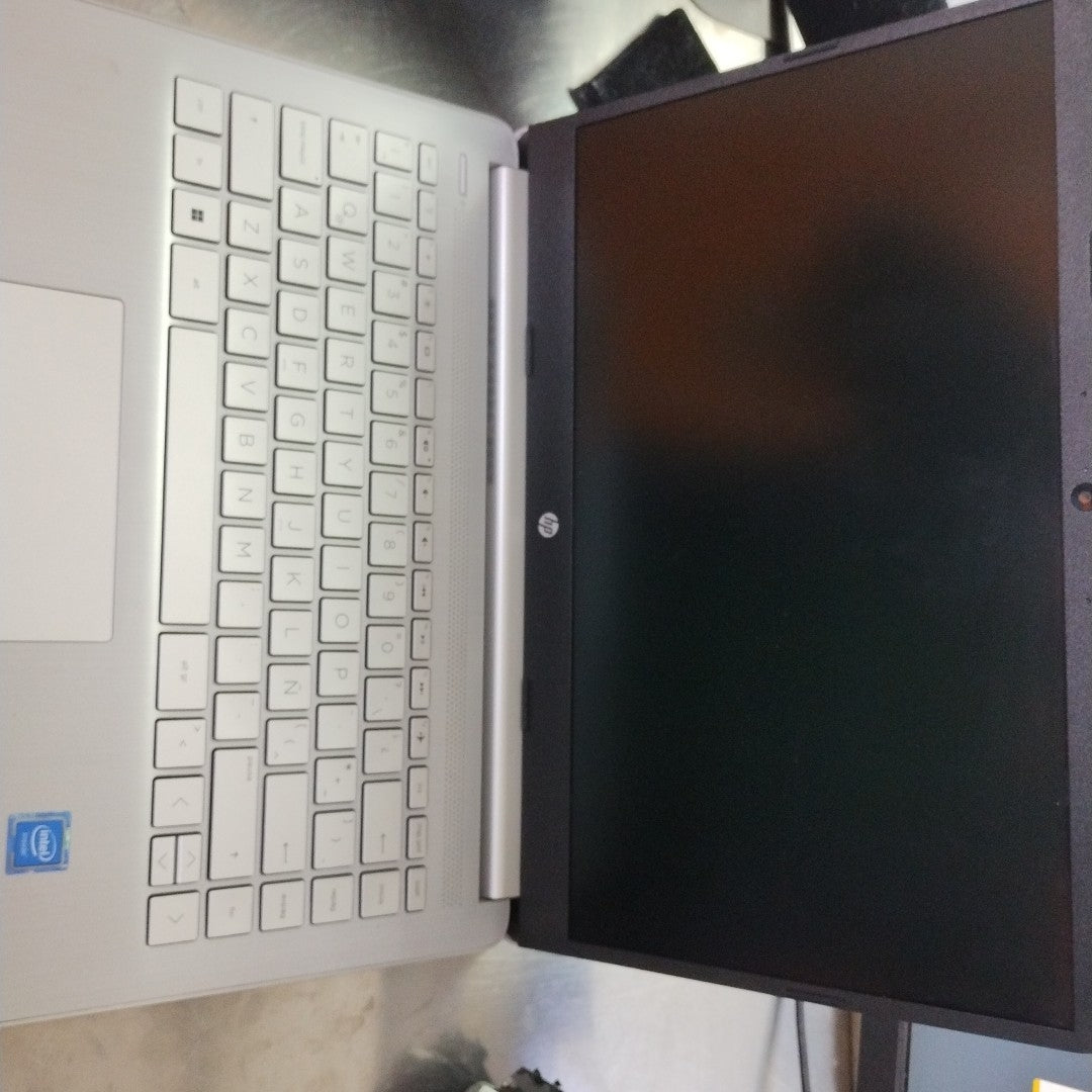 LAPTOP HP 14-DQ0532LA (2024) 128 GB SSD 4 GB RAM (SEMINUEVO)