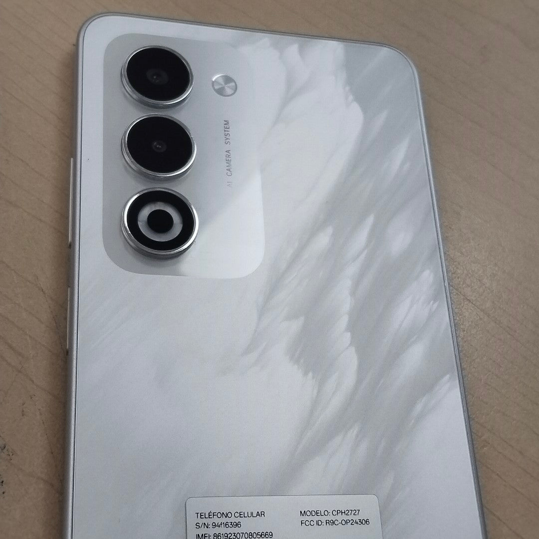 CELULAR OPPO A5 CPH2727 (2025) 256 GB 4 GB RAM (SEMINUEVO)