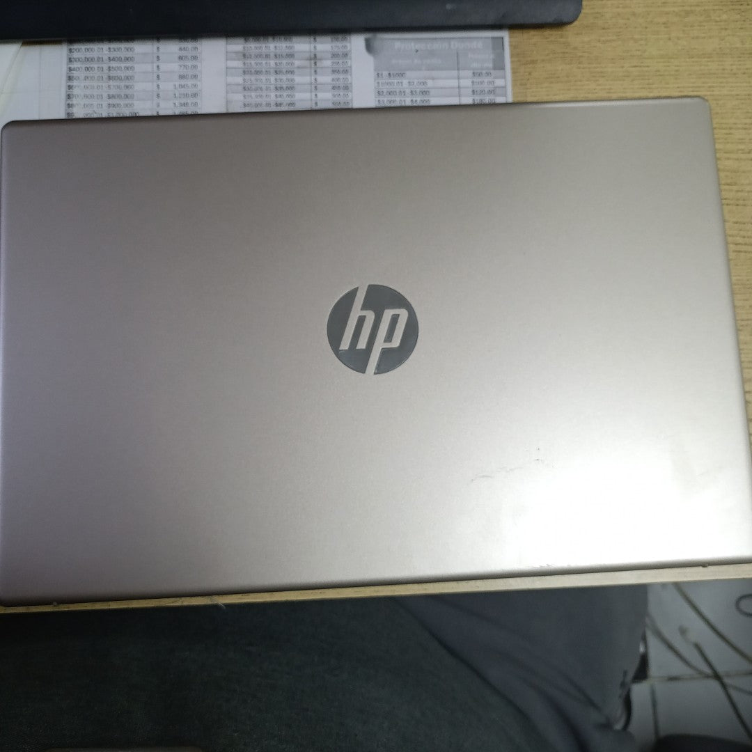 LAPTOP HP 15-FC0003LA (2023) 256 GB SSD 8 GB RAM (SEMINUEVO)