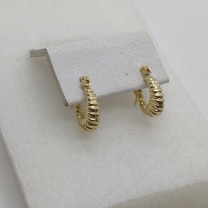 ARETES ARRACADA ESTRIADAS 14K 1.1 GR (NUEVO)
