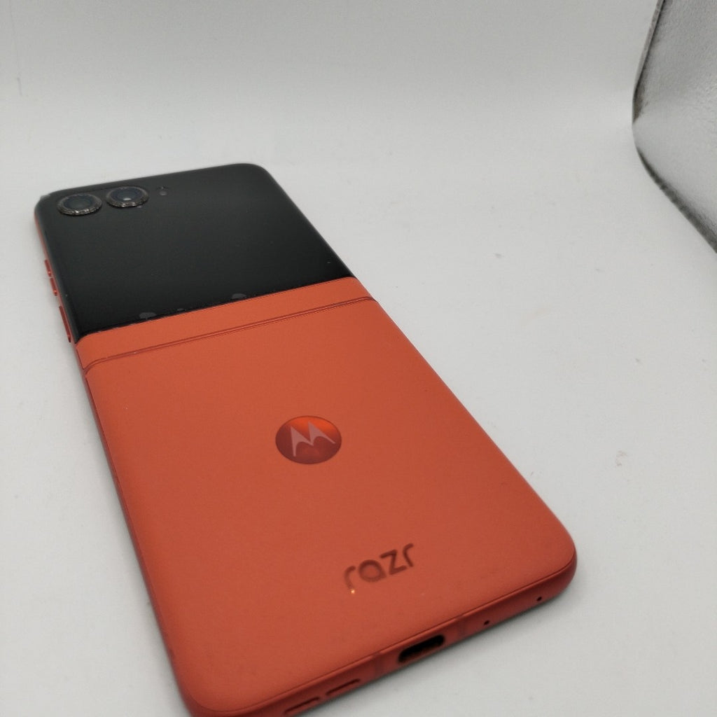 CELULAR MOTOROLA RAZR 50 5G XT2453-5 (2024) 256 GB 8 GB RAM (SEMINUEVO)