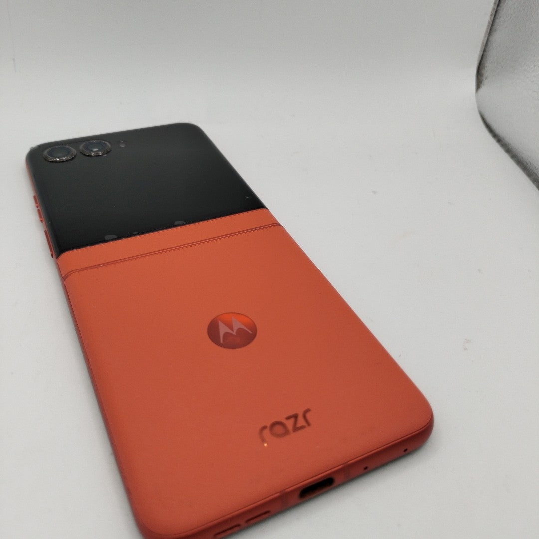 CELULAR MOTOROLA RAZR 50 5G XT2453-5 (2024) 256 GB 8 GB RAM (SEMINUEVO)