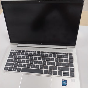 LAPTOP HP ELITEBOOK 640 G10 (2024) 512 GB SSD 16 GB RAM (SEMINUEVO)