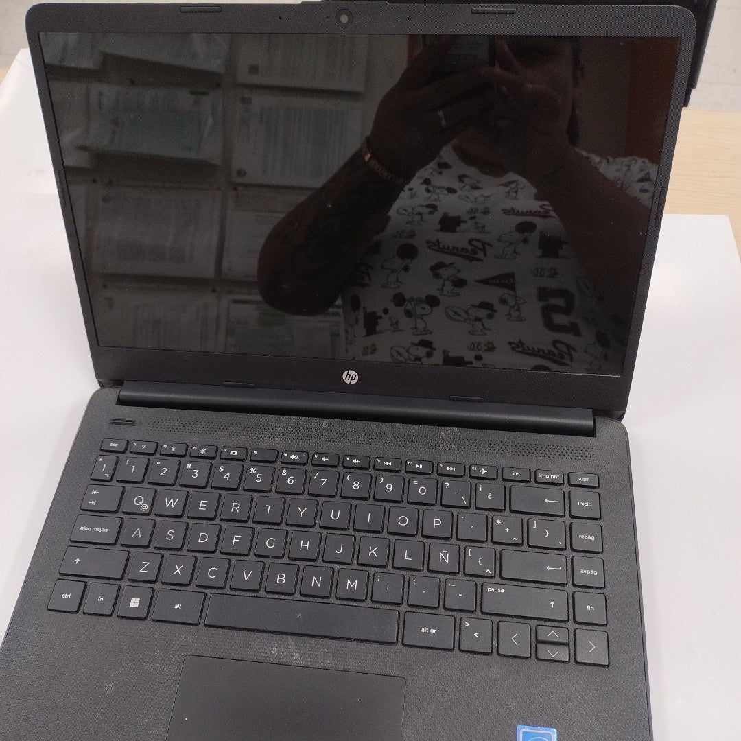 LAPTOP HP 14-DQ0501LA (2022) 256 GB SSD 4 GB RAM (SEMINUEVO)