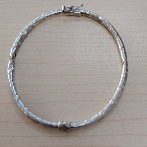 PULSERA RIGIDA ORO BLANCO 10 K 3.3 GRMS (SEMINUEVO)