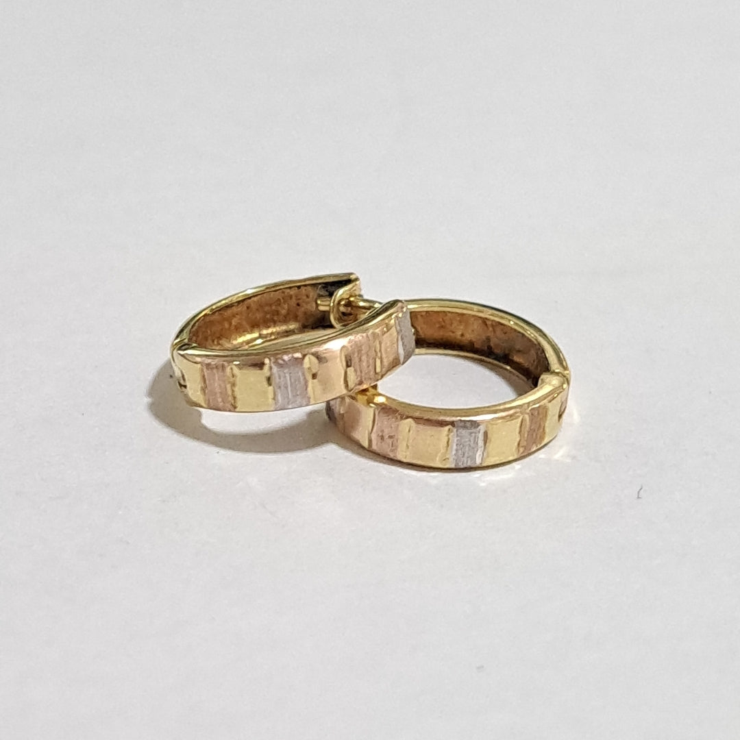 ARRACADAS PAR ORO 10 K 1.1 GRMS (SEMINUEVO)