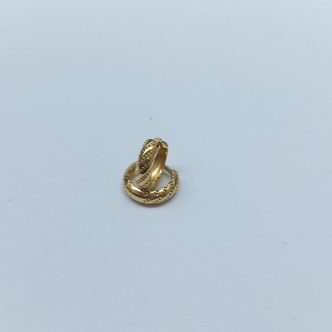 HUGGIES ORO 14K 2.3 (NUEVO)