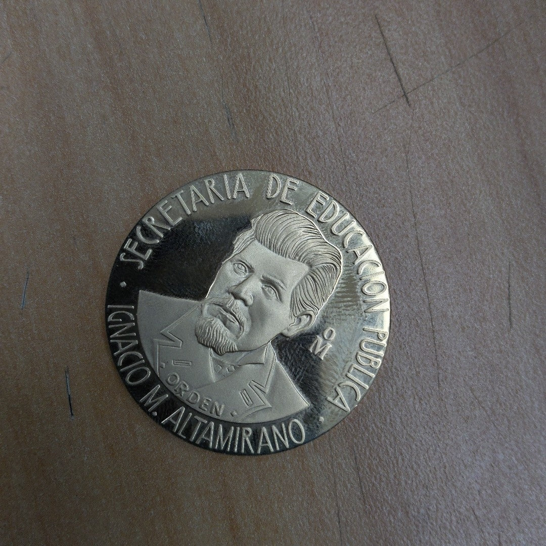 MEDALLA CONMEMORATIVA ORO 21 K 42.1 GRMS (SEMINUEVO)
