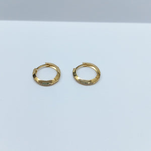 HUGGIES ORO 14K 2.1 (NUEVO)