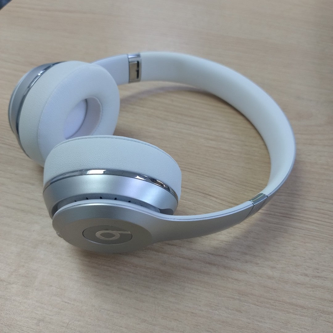 AUDIFONOS BEATS SOLO 3 INALAMBRICO ON EAR (SEMINUEVO)