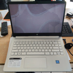 LAPTOP HP 14-DQ0505LA (2023) 256 GB SSD 8 GB RAM (SEMINUEVO)