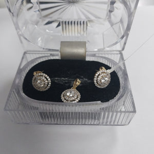 BROQUELES MEDIO ADEREZO BROQUELES Y DIJE C CIRCONIAS 14K 4.2 GR (NUEVO)