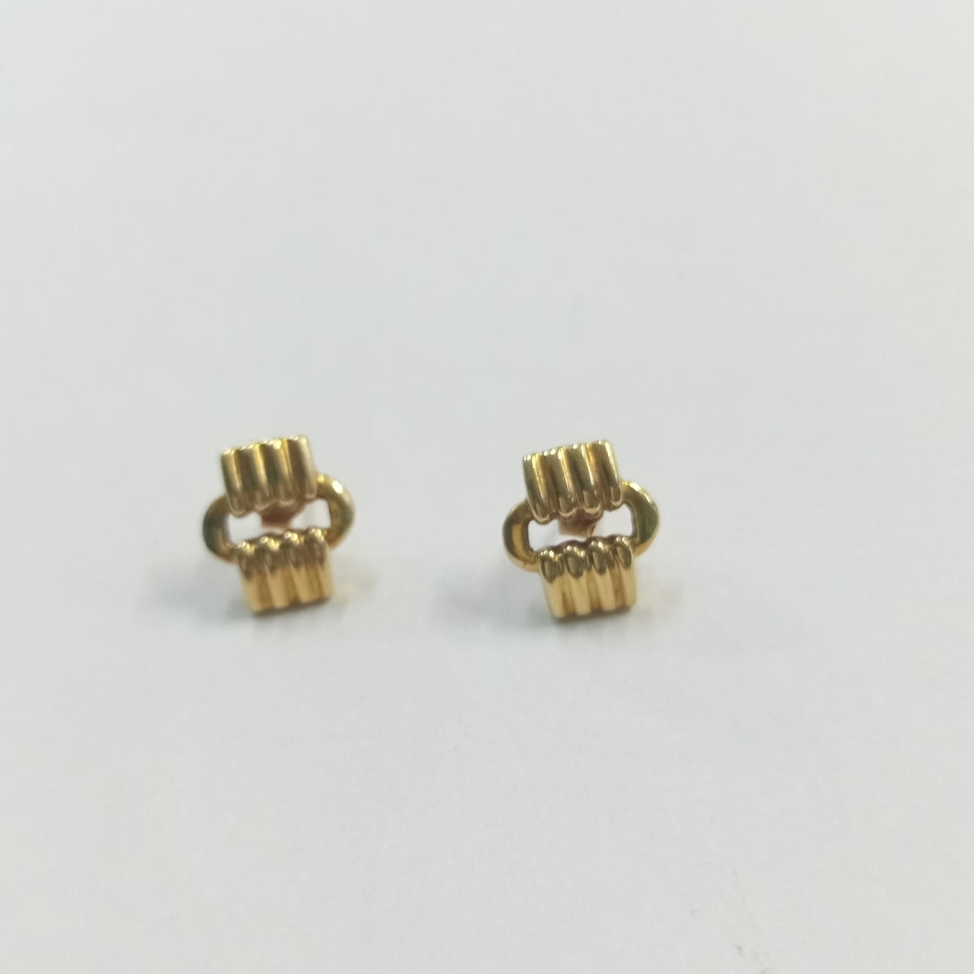ARETES PAR ORO 14 K 2.7 GRMS (SEMINUEVO)