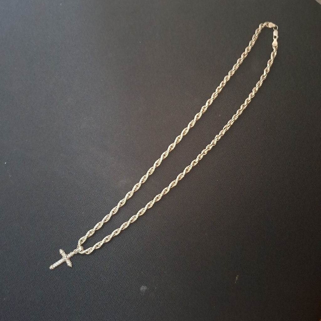 CADENA, DIJE PLATA 44.8 GRMS (SEMINUEVO)