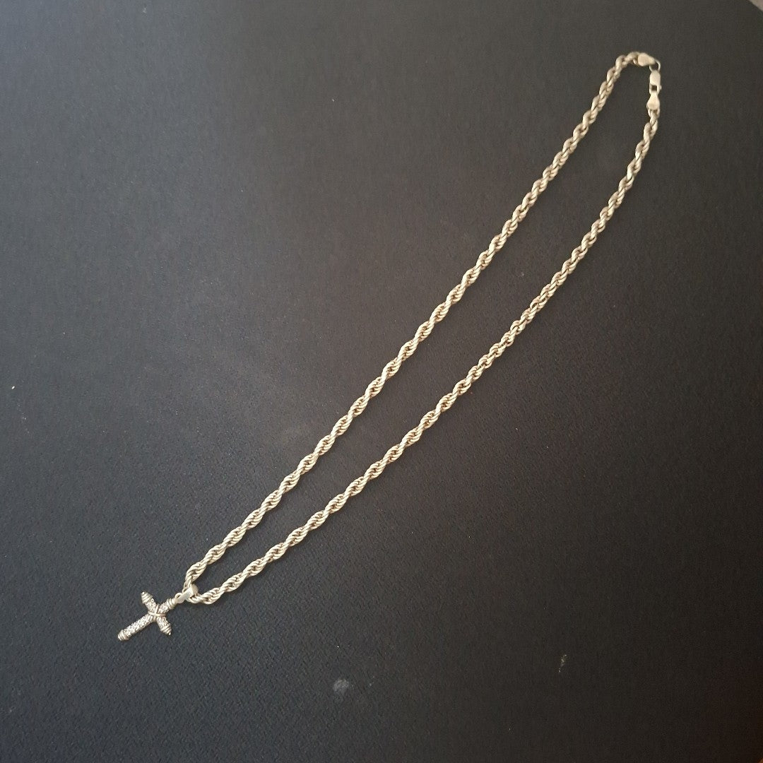 CADENA, DIJE PLATA 44.8 GRMS (SEMINUEVO)