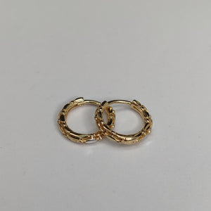 HUGGIES ORO 14K 1.2 (NUEVO)