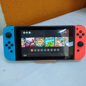 CONSOLA DE VIDEOJUEGO NINTENDO SWITCH 1.1 32 GB (SEMINUEVO)